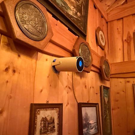 Dragon House In The Tree! Jacuzzi, Sauna ,Cinema,Heated Lici  Exterior photo
